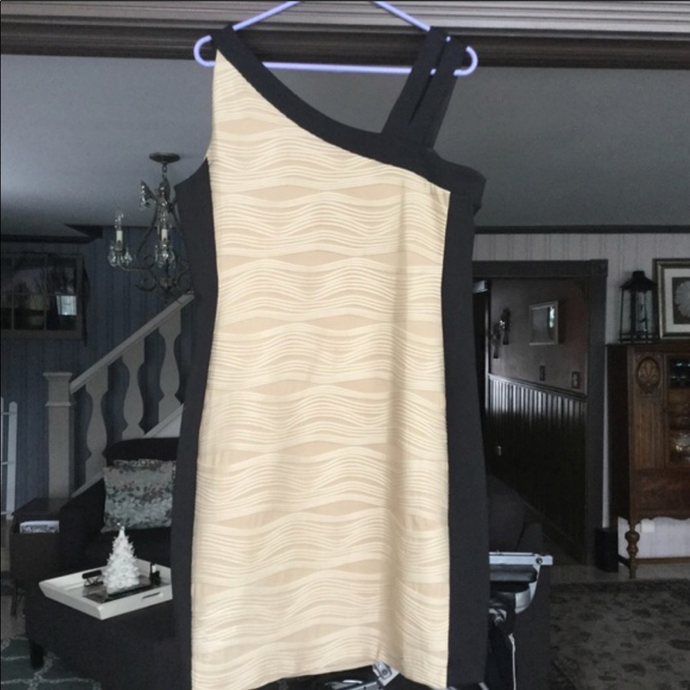 Valerie Bertinelli dress size 14.